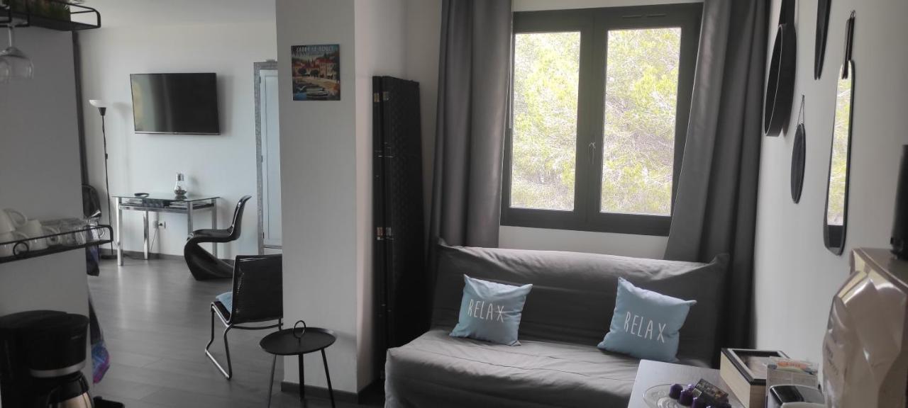 Grand Studio Terrasse De Standing, Pleine Vue Village Et Mer 카리르루에 외부 사진
